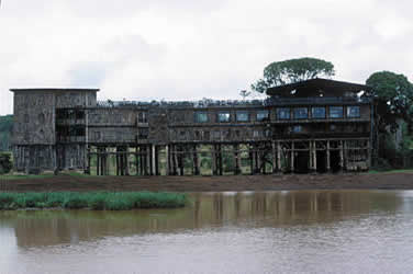 treetops lodge esterni